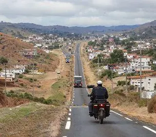 recuperação de estrada vicinal entre UFOB e Angélica Ayres