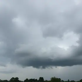 Barreiras céu nublado e tempestades localizadas