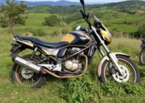 motocicleta abandonada